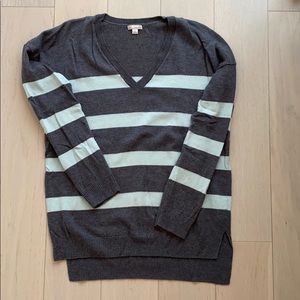 Gap striped v-neck high low sweater